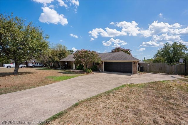 403 Fine Ranch Drive, Alma, AR 72921