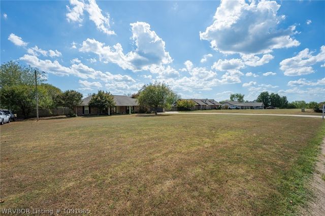 403 Fine Ranch Drive, Alma, AR 72921