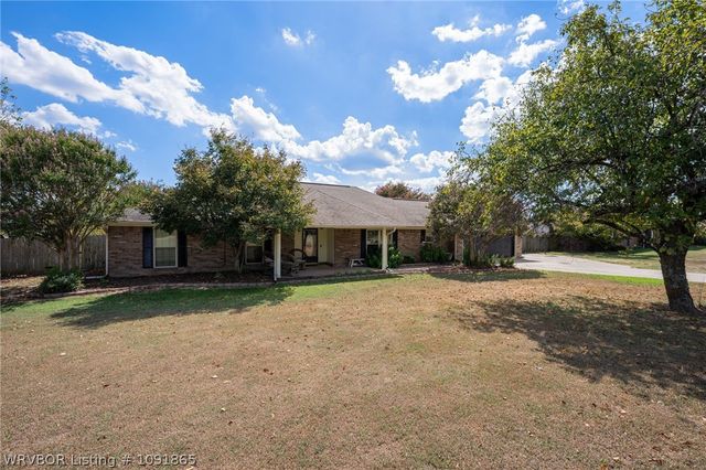 403 Fine Ranch Drive, Alma, AR 72921