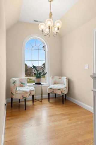 12 Poplar Hill Cir, Merrimac, MA 01860