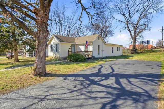 430 E Loula Street, Olathe, KS 66061