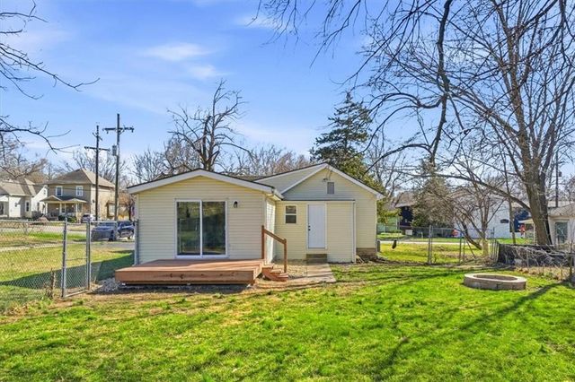 430 E Loula Street, Olathe, KS 66061