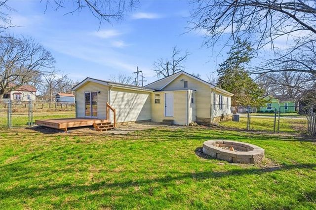 430 E Loula Street, Olathe, KS 66061