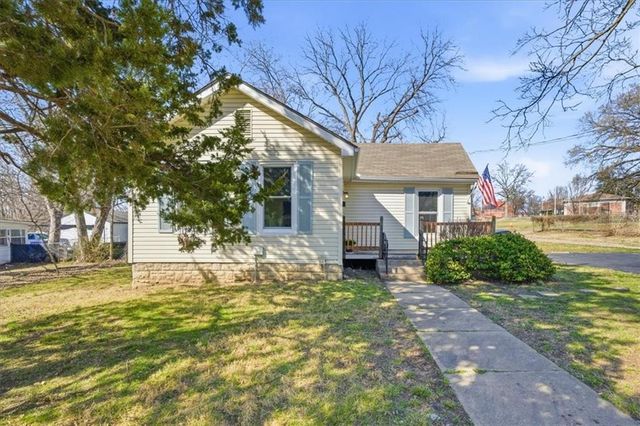 430 E Loula Street, Olathe, KS 66061