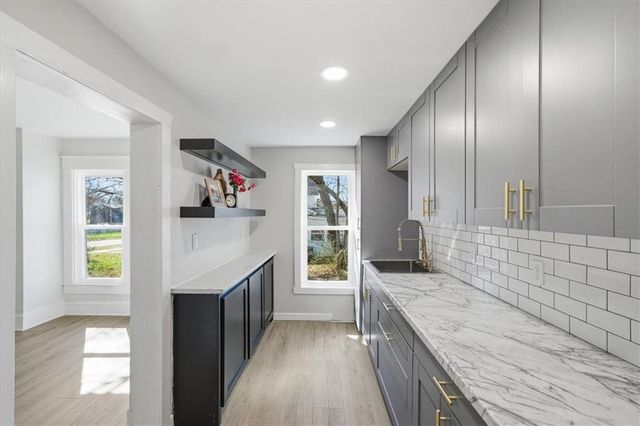 430 E Loula Street, Olathe, KS 66061