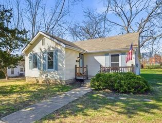 430 E Loula Street, Olathe, KS 66061