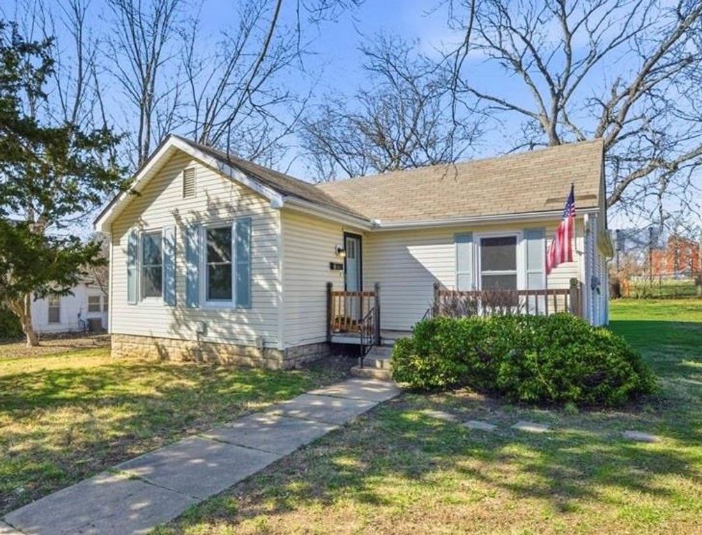 430 E Loula Street, Olathe, KS 66061