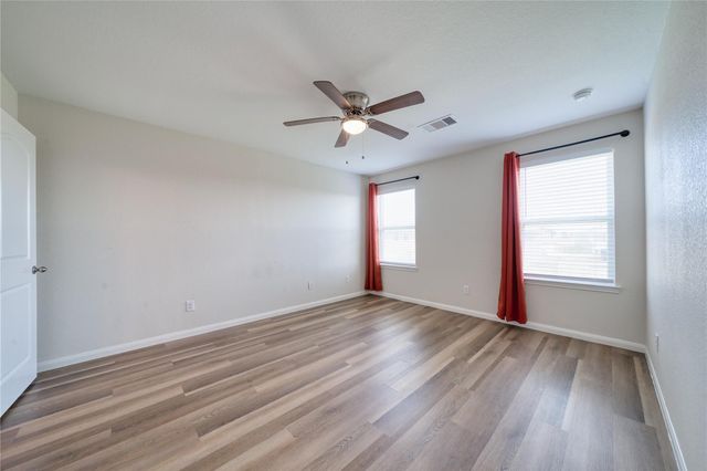 5735 Rainbow Road, Cove, TX 77523