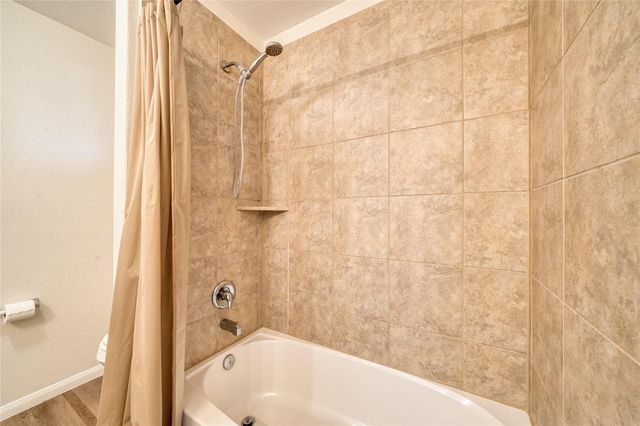 5735 Rainbow Road, Cove, TX 77523