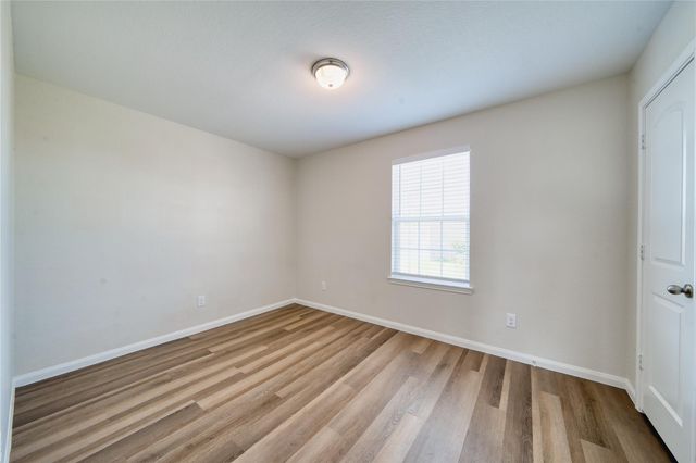 5735 Rainbow Road, Cove, TX 77523
