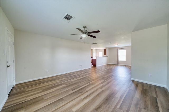 5735 Rainbow Road, Cove, TX 77523