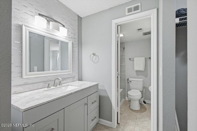 3864 LA MIRADA Drive N 5, Jacksonville, FL 32217