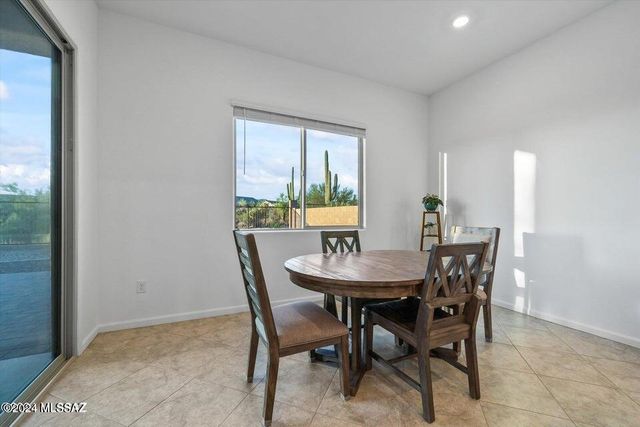 10623 N Iron Peak Drive, Tucson, AZ 85742