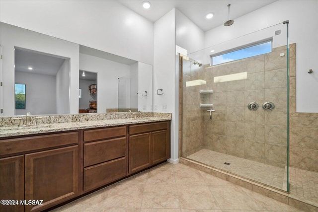10623 N Iron Peak Drive, Tucson, AZ 85742