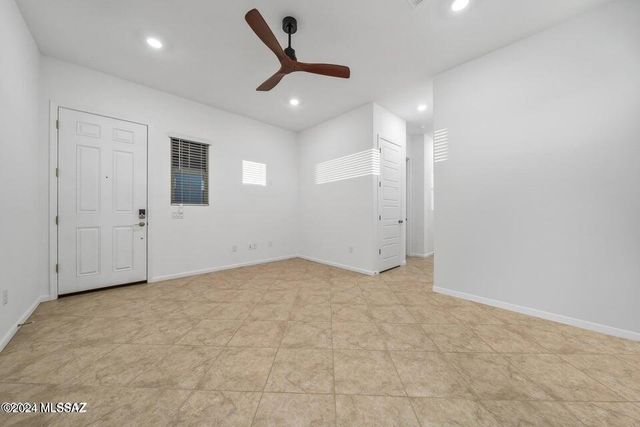 10623 N Iron Peak Drive, Tucson, AZ 85742