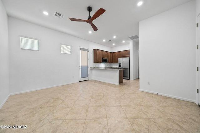 10623 N Iron Peak Drive, Tucson, AZ 85742