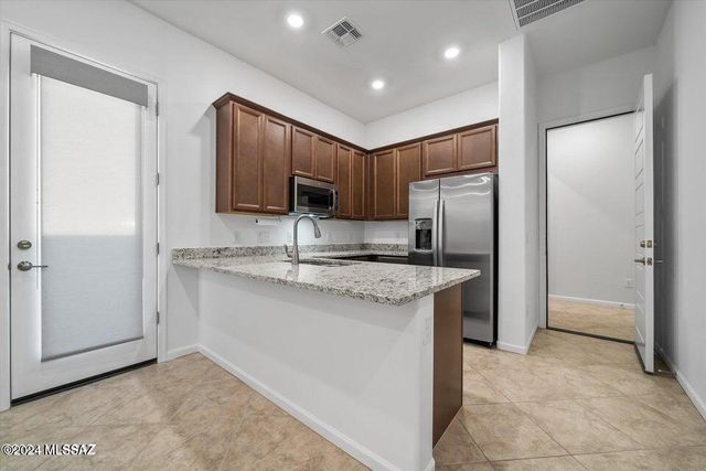 10623 N Iron Peak Drive, Tucson, AZ 85742