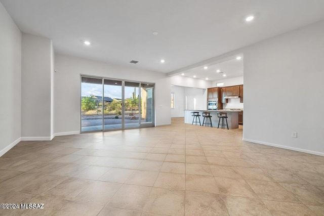10623 N Iron Peak Drive, Tucson, AZ 85742