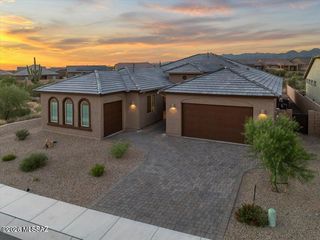 10623 N Iron Peak Drive, Tucson, AZ 85742