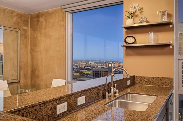 321 10Th Avenue 2107, San Diego, CA 92101