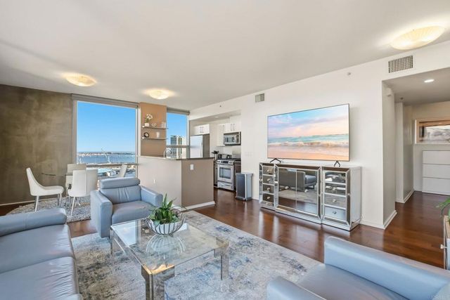 321 10Th Avenue 2107, San Diego, CA 92101