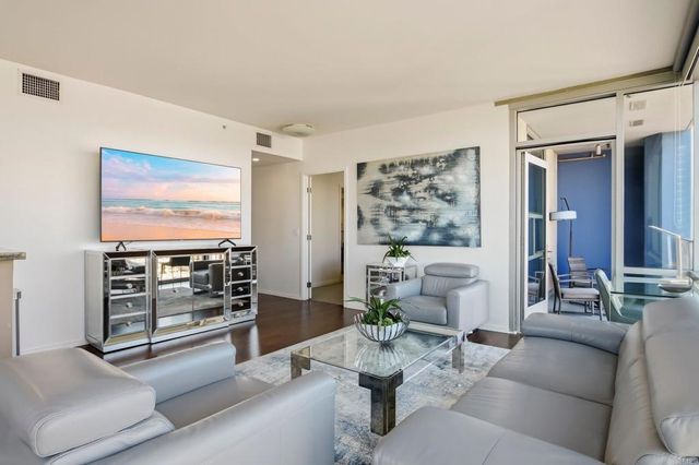 321 10Th Avenue 2107, San Diego, CA 92101