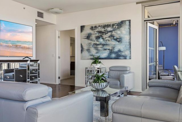 321 10Th Avenue 2107, San Diego, CA 92101