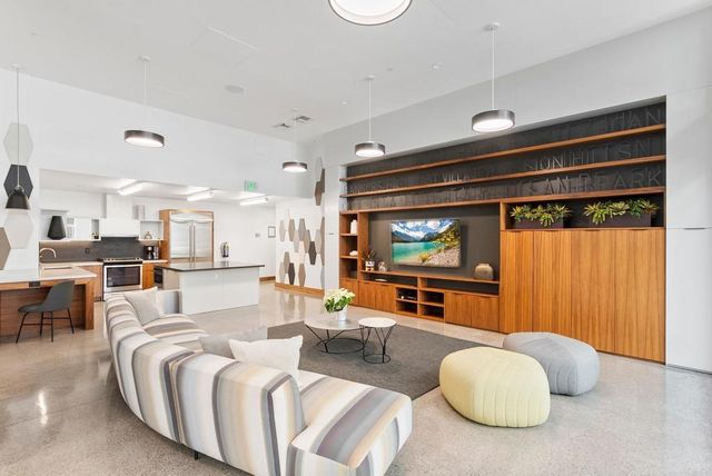 321 10Th Avenue 2107, San Diego, CA 92101