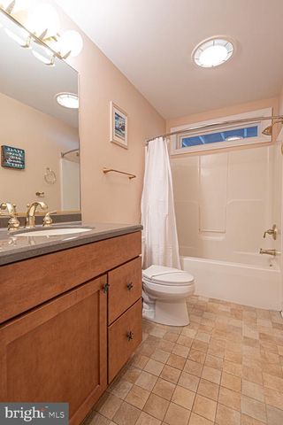 207 W 11TH ST, South Bethany, DE 19930