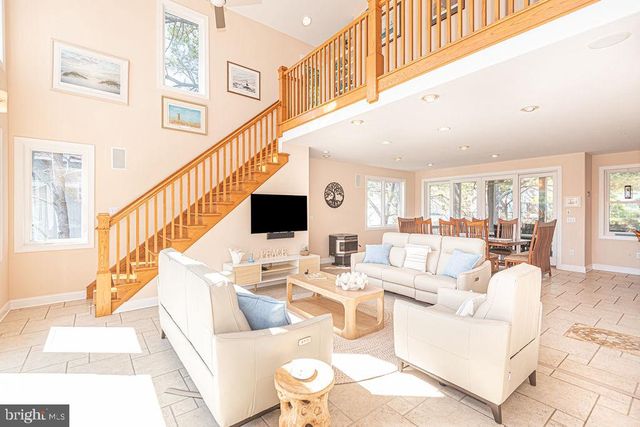 207 W 11TH ST, South Bethany, DE 19930