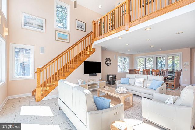 207 W 11TH ST, South Bethany, DE 19930