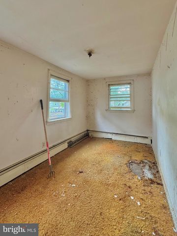 828 BROAD ST, Collingdale, PA 19023