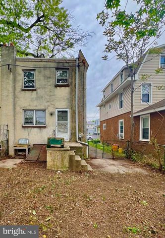 828 BROAD ST, Collingdale, PA 19023