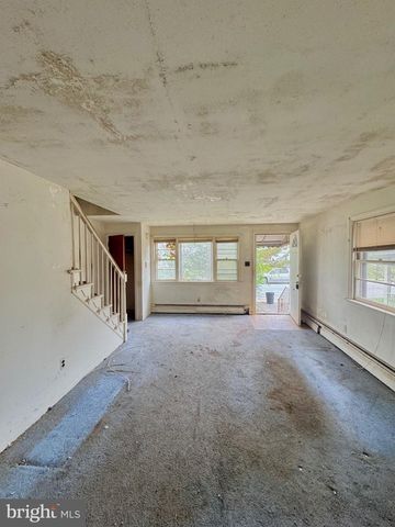 828 BROAD ST, Collingdale, PA 19023