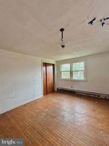 828 BROAD ST, Collingdale, PA 19023
