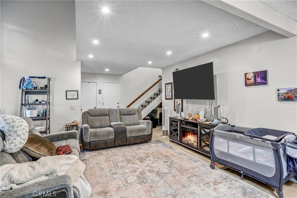 2015 Chaparral, West Covina, CA 91791 — exterior