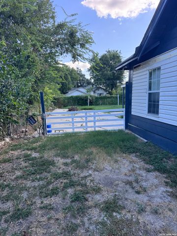 1150 W WINNIPEG AVE, San Antonio, TX 78225
