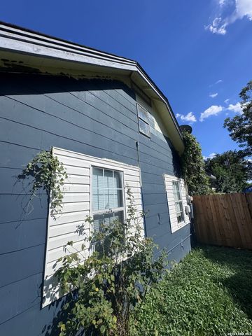 1150 W WINNIPEG AVE, San Antonio, TX 78225