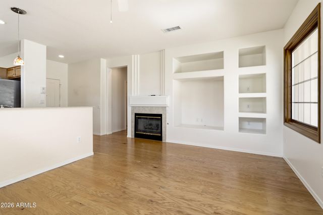 19951 N CRESCENT Way, Surprise, AZ 85374