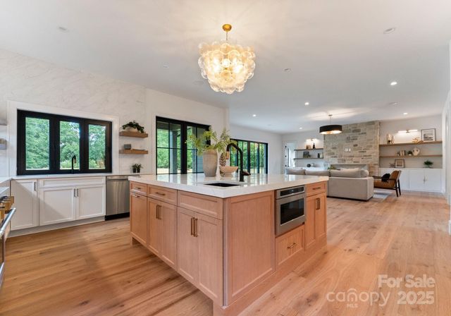 1109 Wimbledon Road, Charlotte, NC 28209