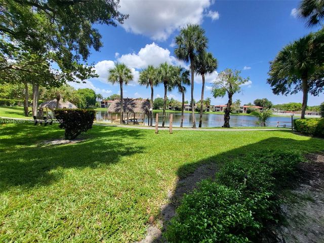 900 Colony Point Cir 107, Pembroke Pines, FL 33026