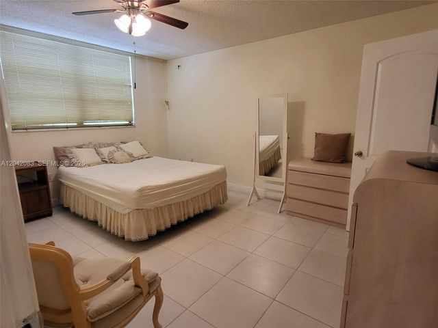 900 Colony Point Cir 107, Pembroke Pines, FL 33026