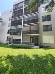 900 Colony Point Cir 107, Pembroke Pines, FL 33026