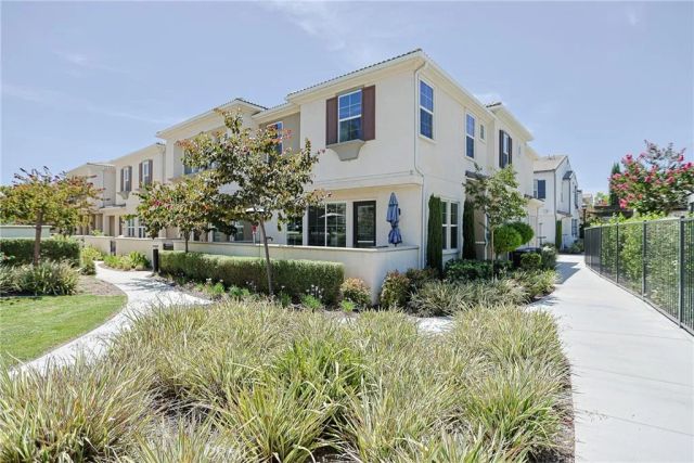 7060 Montecito Lane, Eastvale, CA 92880