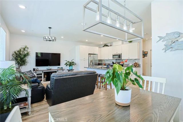 7060 Montecito Lane, Eastvale, CA 92880