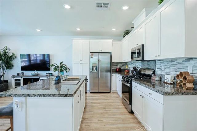 7060 Montecito Lane, Eastvale, CA 92880