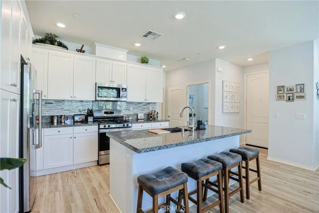 7060 Montecito Lane, Eastvale, CA 92880