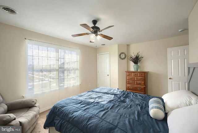 1165 LEDGE DR, York, PA 17408