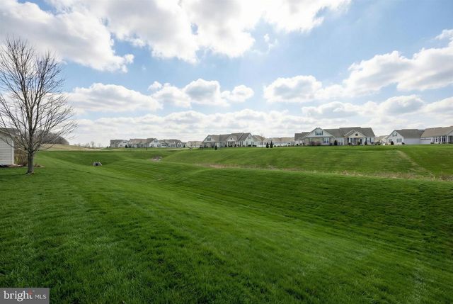 1165 LEDGE DR, York, PA 17408