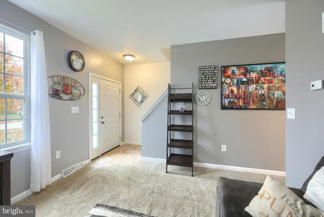 1165 LEDGE DR, York, PA 17408